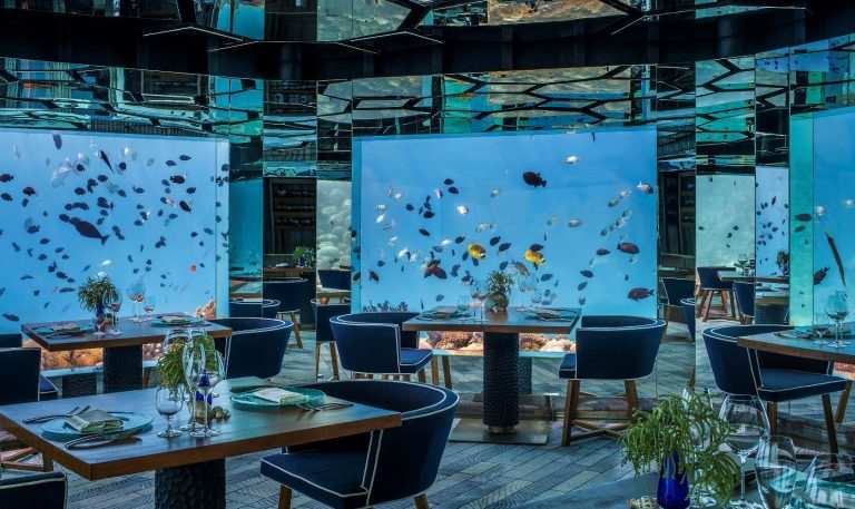 Ресторан под водой на Мальдивах SEA