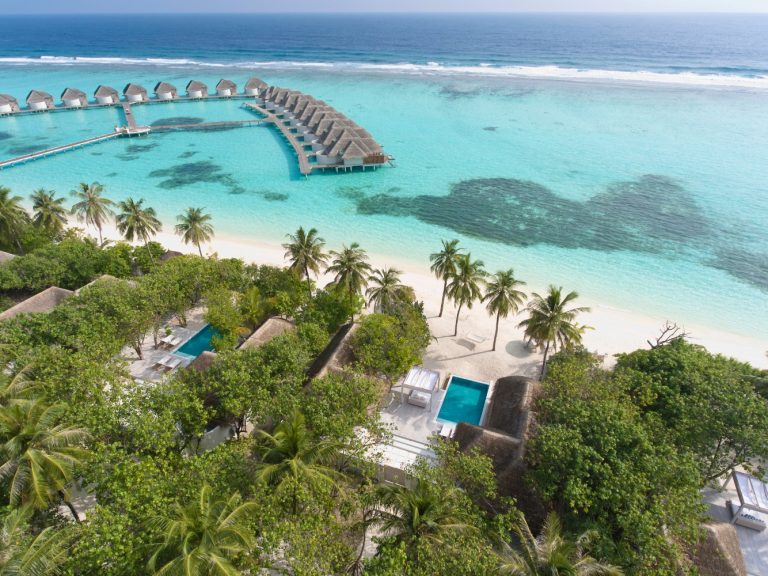 Кому принадлежат Мальдивы Панорама острова