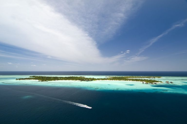 Официальный язык Мальдив Остров и лагуны