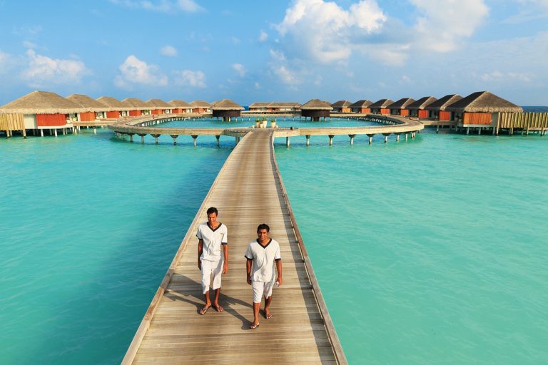 купить остров на Мальдивах цена с бунгало