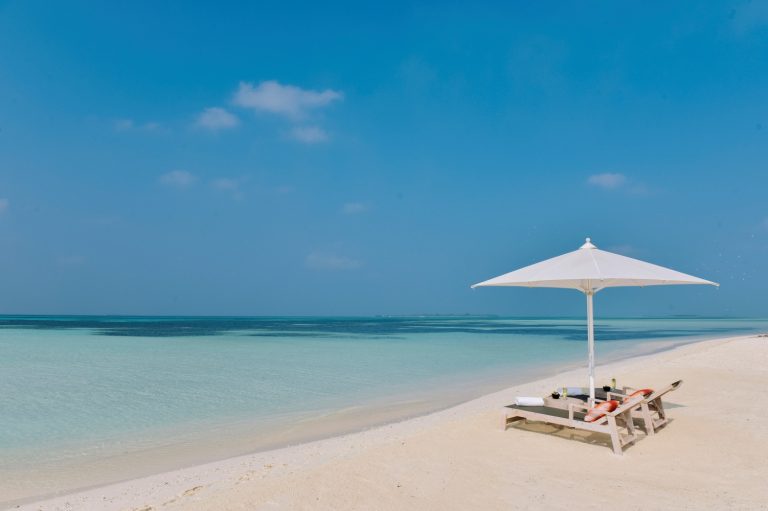Отдых на Мальдивах в мае на пляже